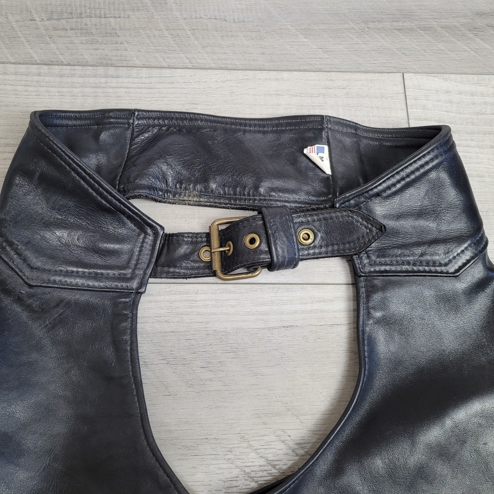 ποΈ Vintage USA Black Biker Leather Chapsβ Snaps/Zippers Unisex Medium Moto - Picture 8 of 16